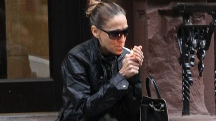 Does Sarah Jessica Parker Indulge In Smoking Off-Screen?