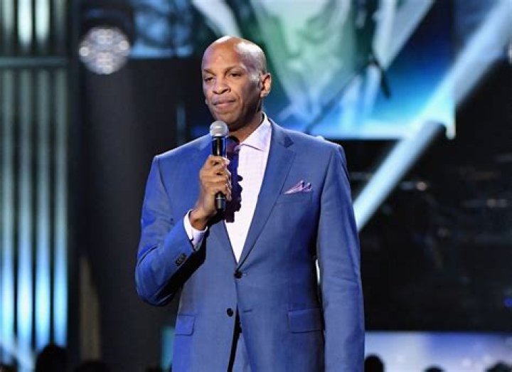 Don't Fall For The "Donnie McClurkin Dead" Hoax