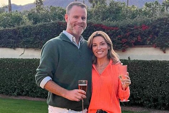 Is Colleen Hoover Married? Uncovering The Truth About The Beloved Author's Marital Status