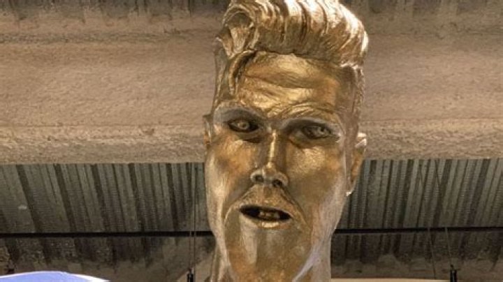 James Corden pranks David Beckham with fake statue