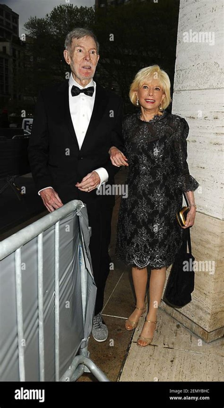 The Age Of Lesley Stahl's Husband Revealed