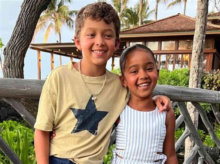 Tia and Tamera Mowrys Fathers Life Story ·