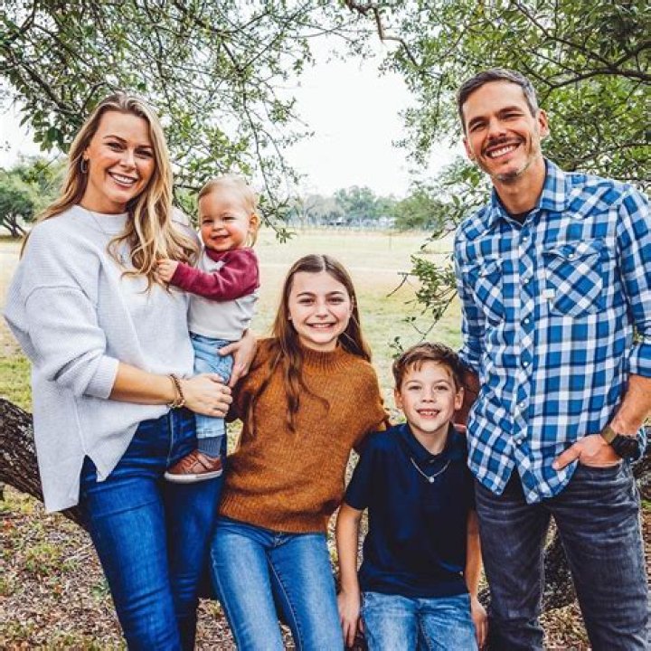 Uncovering The Family Life Of Country Music Star Granger Smith: Age, Wife, And More