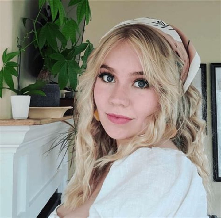 Unveiling Anna Bosma: Discoveries And Insights Await